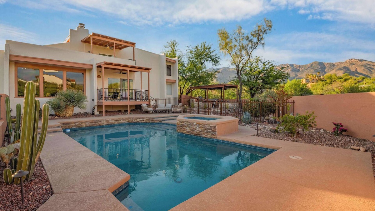 Cimarron Foothills Estates House | Zarzosa Foothills Villa Pool Hot Tub Views