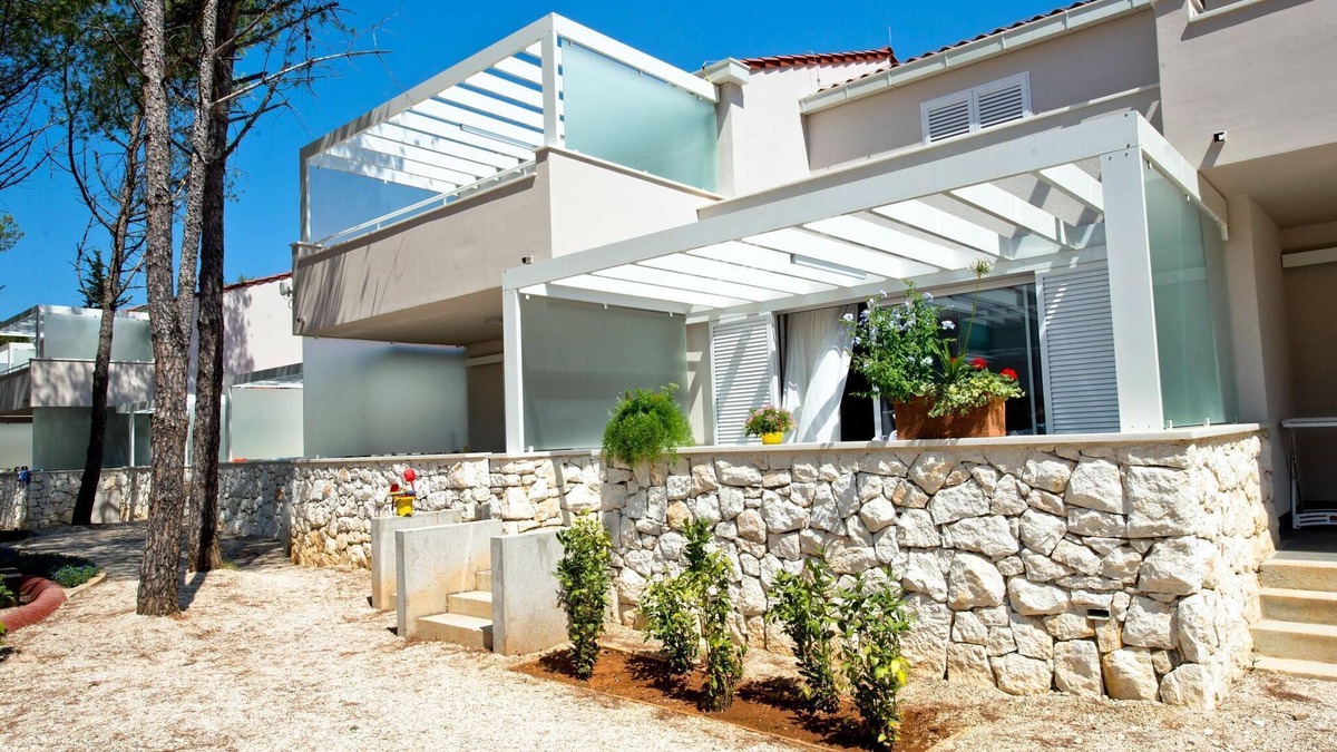 Zaton Apartment | Zaton Apartment with Shared Pool