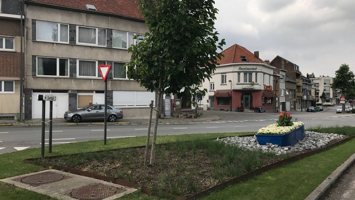 Zaventem House | ZAVENTEM BRUSSELS AIRPORT APPARTMENT2 -10 Mins WALK TO THE AIRPORT.