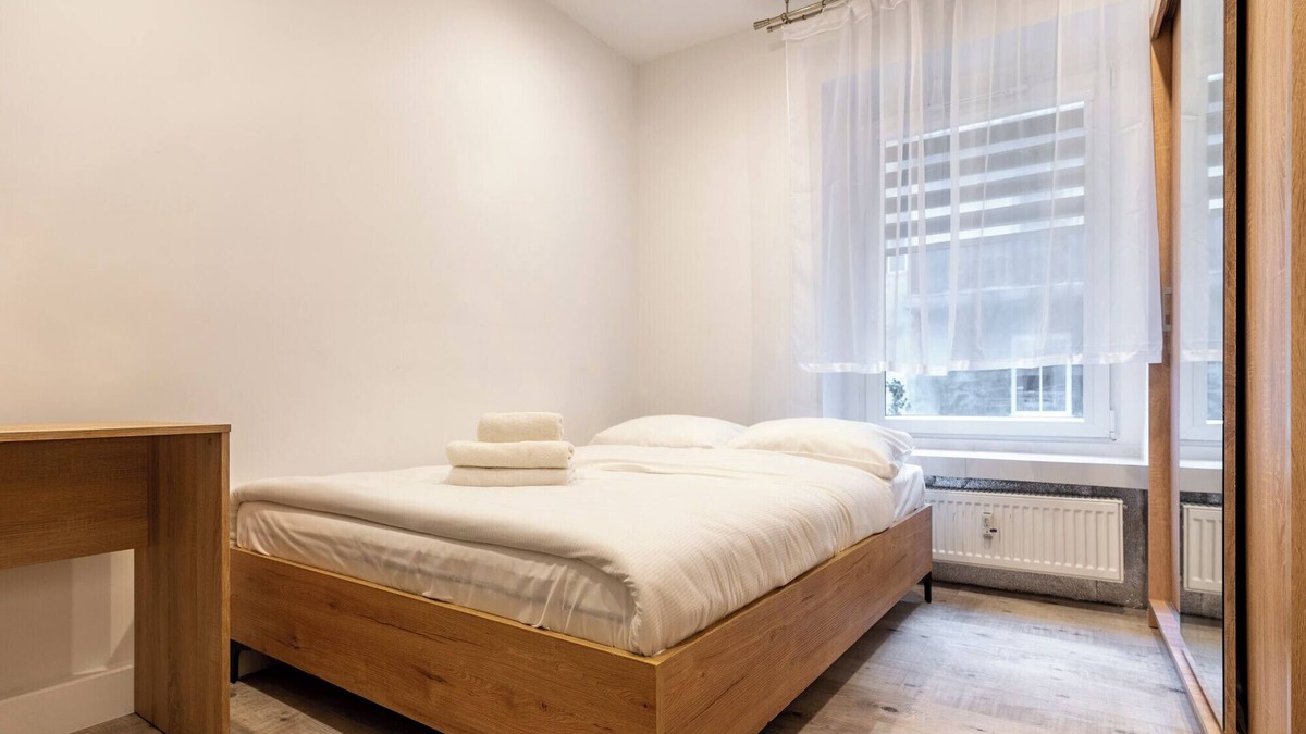 Katowice Apartment | Zawodzie 3-Bedroom Apartment