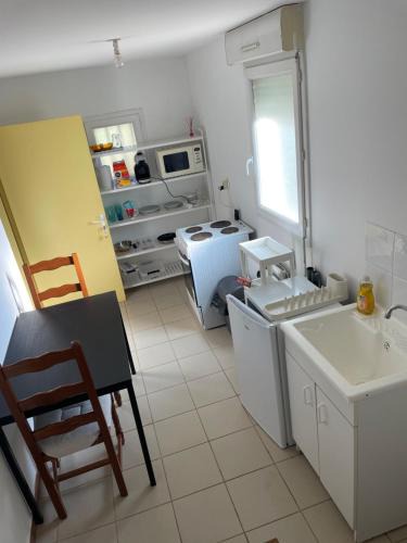 Suze-la-Rousse Apartment | Zaza