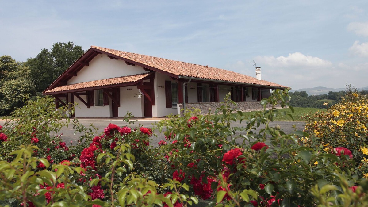 Saint-Jean-Pied-de-Port Villa | ZAZPIAK BAT 20 People/7 Rooms