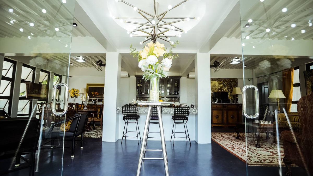 Roxas City House | Zeller Court Apartelle