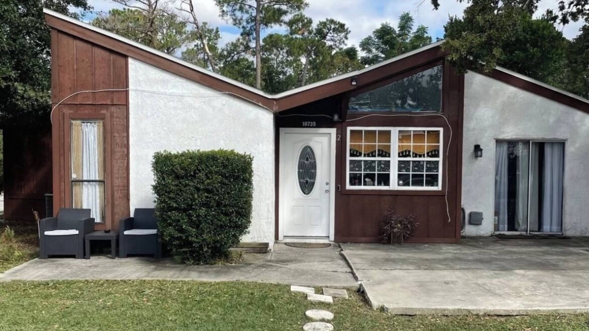 Sandalwood House | Zen 2b/2b smart townhome in central Jacksonville