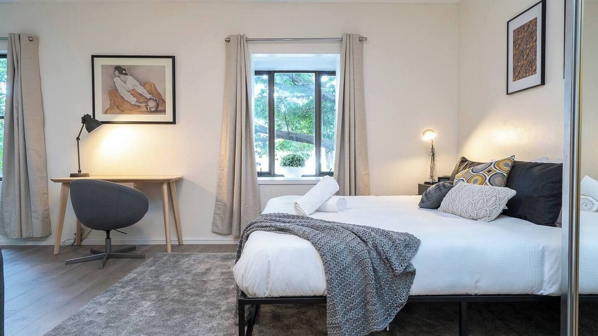 Chippendale Apartment | Zen Boutique A Well connected Studio with Parking