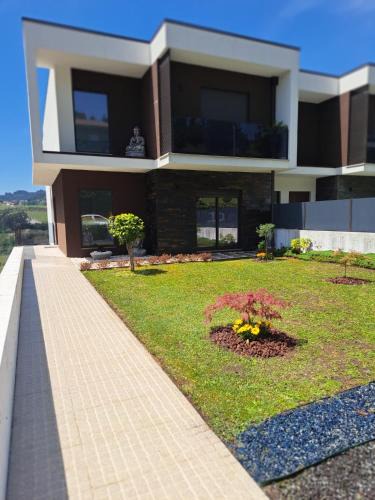 Cabeceiras de Basto House | Zen Budas