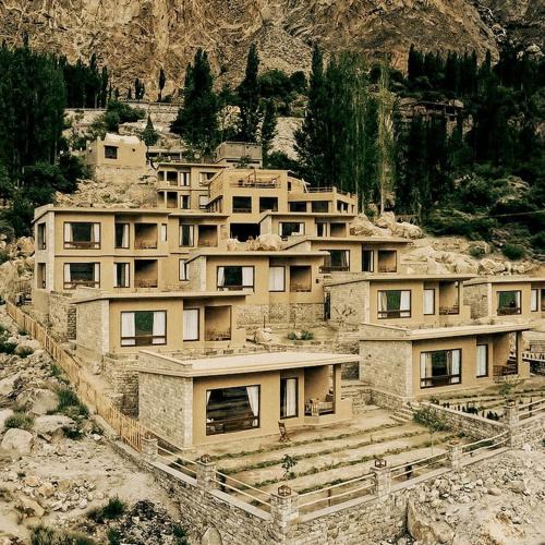 Hunza Hotel | Zen By The Lake