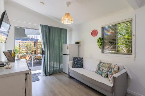Boondall House | Zen Escape Guest House " Location 2" - Serene Loft, Zen Garden Tiny Home, Nooky Studio