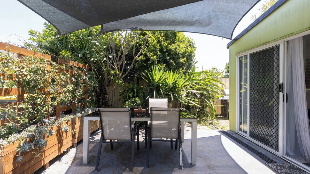 Boondall House | Zen Garden - 2 Bedroom Tiny Home (Free Parking)