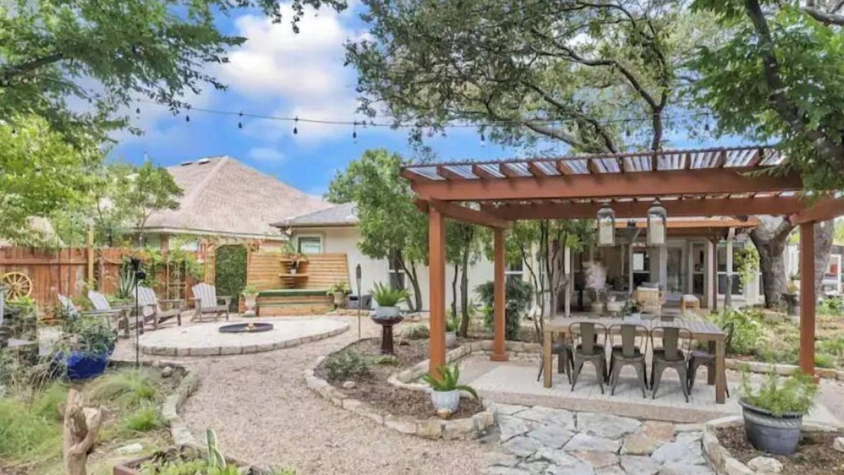 North Buttercup Creek House | Zen Garden Retreat Home - Wellness Menu Available