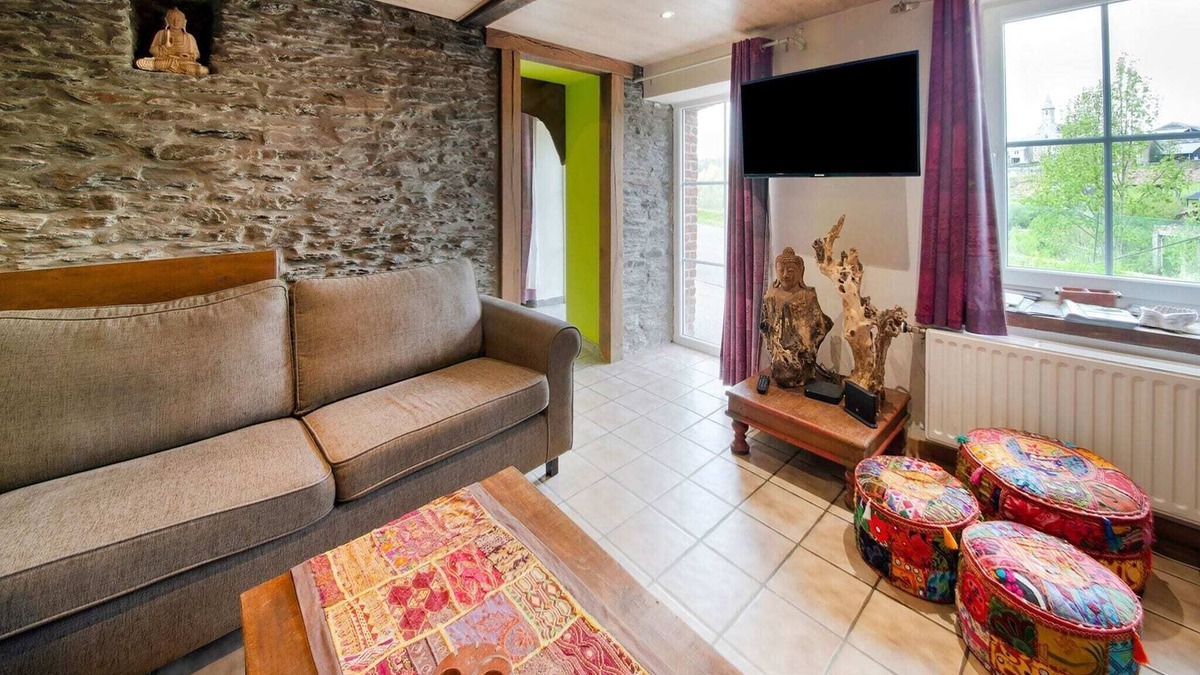 Orchimont House | Zen-inspired Holiday Home in Orchimont with Jacuzzi