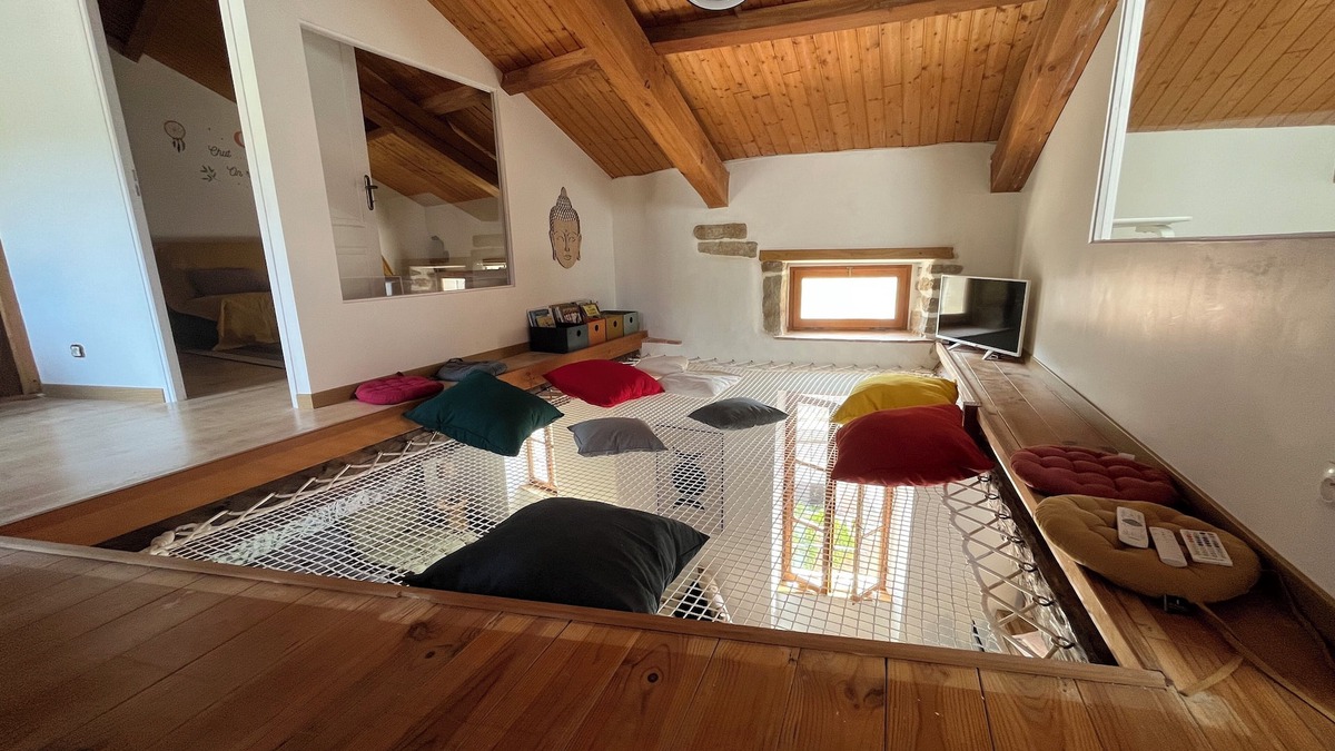 Largentiere Apartment | Zen loft with hanging net (kids will love it!), in a medieval village.