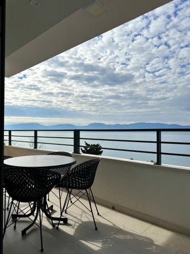 Brist Apartment | Zen Residence 2