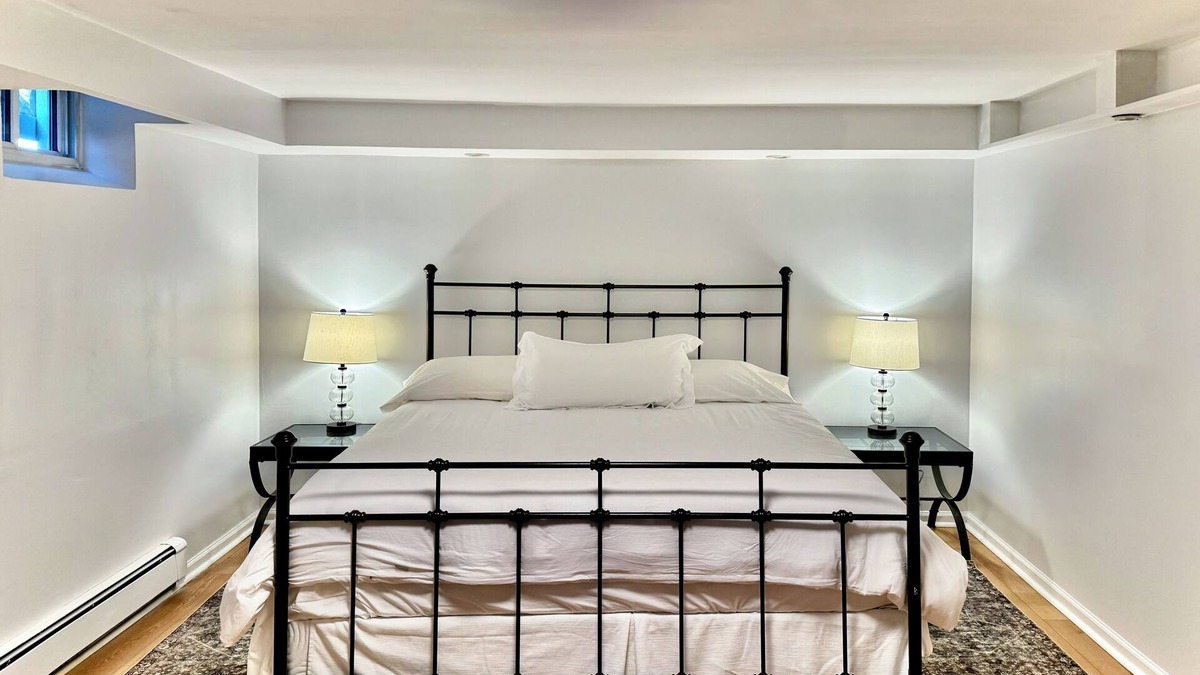 Fairfield Apartment | Zen, Spacious & Comfy 2 bed, Lux beds