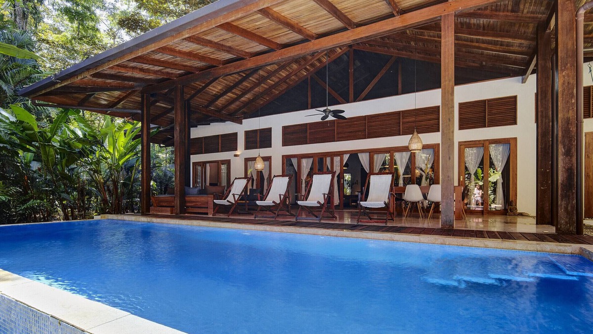 Chiguata Villa | Zen Villa. Luxury balinese style villa