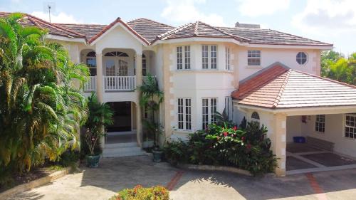 Paynes Bay House | ZenBreak Marzalea Villa 2bd
