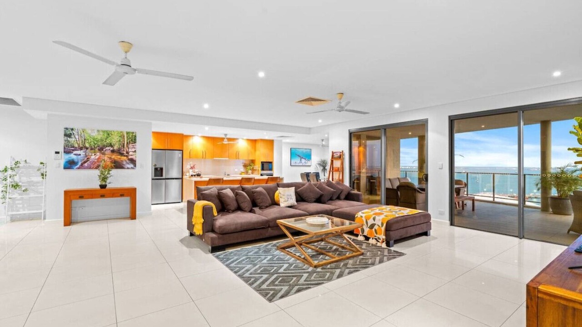 Darwin City Centre Apartment | ZenLux: 4BR Waterfront Penthouse Pad 270° Panoroma