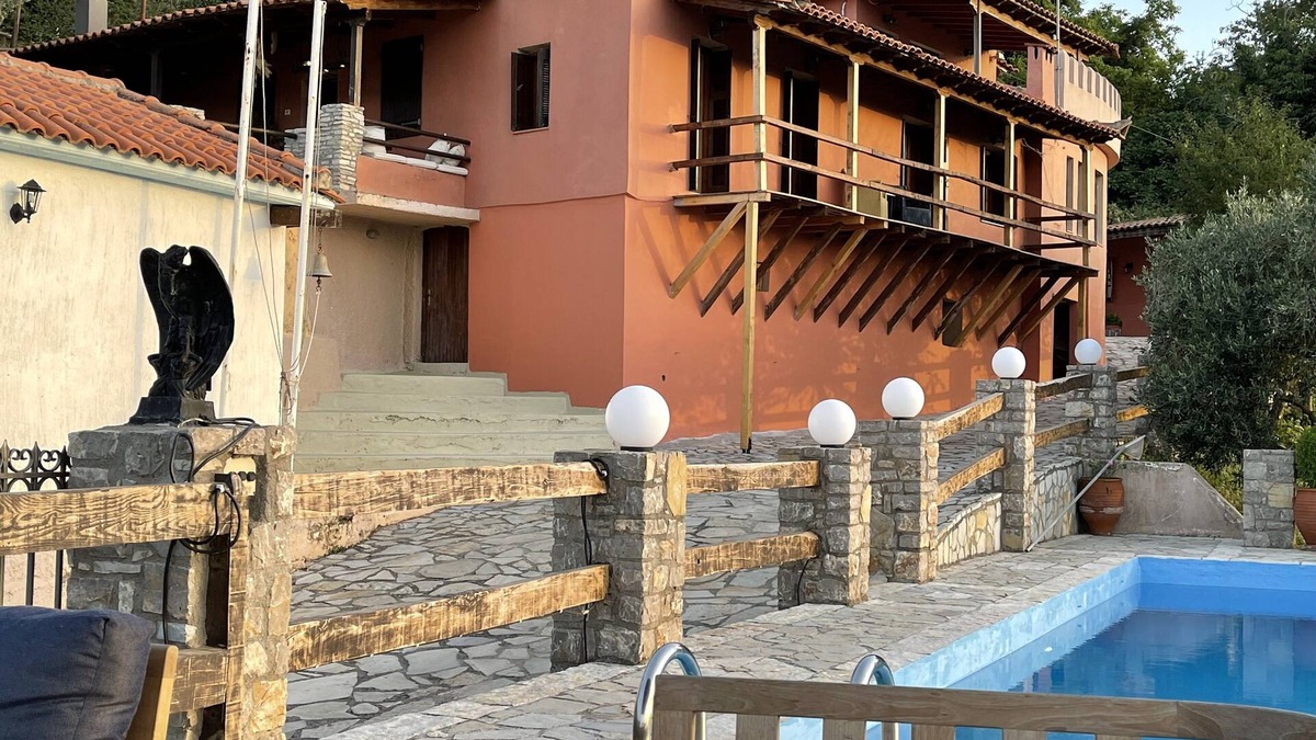 Andritsaina Villa | Zenterra -Country house With swimming pool