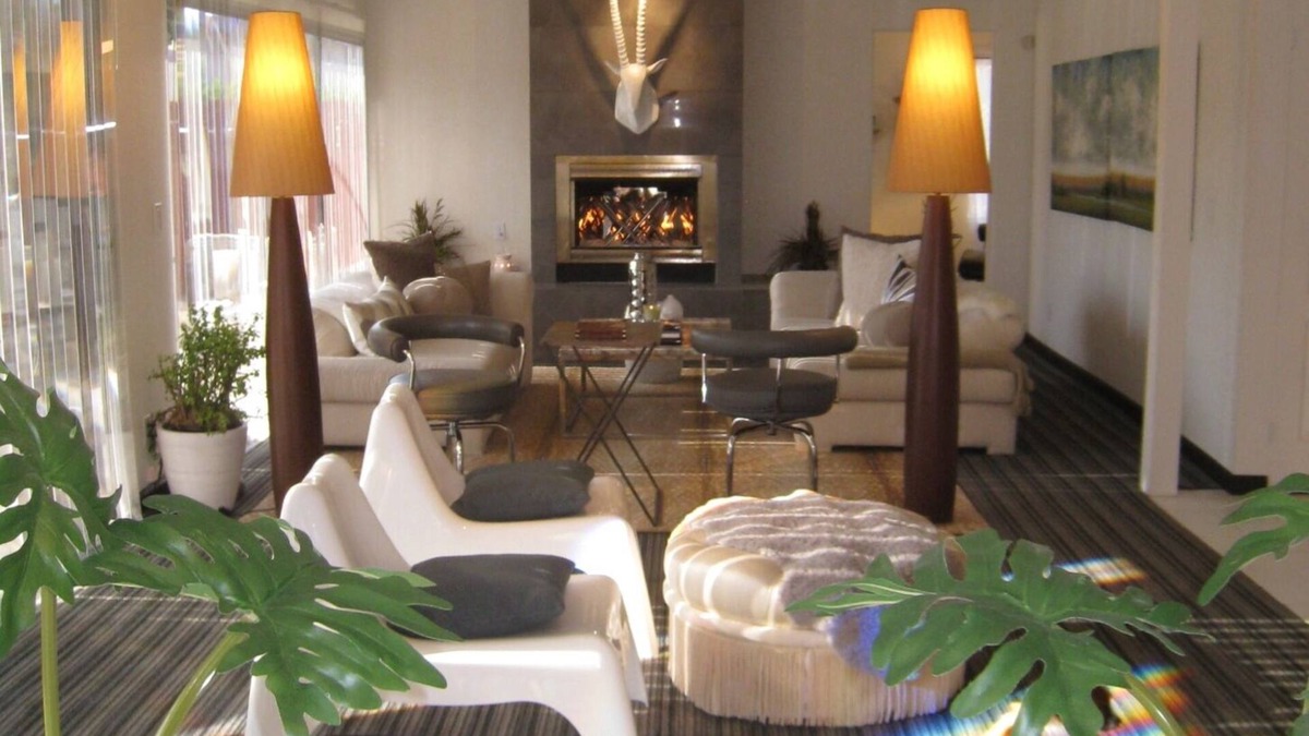 Rancho Mirage House | Zentierra~ Great Location! Mid Century Home! Quiet, Clean, and a Putting Green!