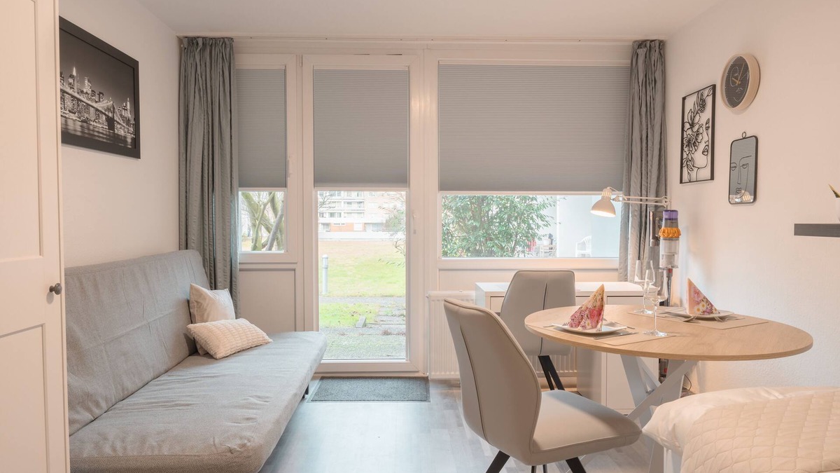 Gross Buchholz Condo | Zentral nah MHH Terrasse Komfort - 1-Zimmer-Apartment Boxspringbett, Schlafsofa