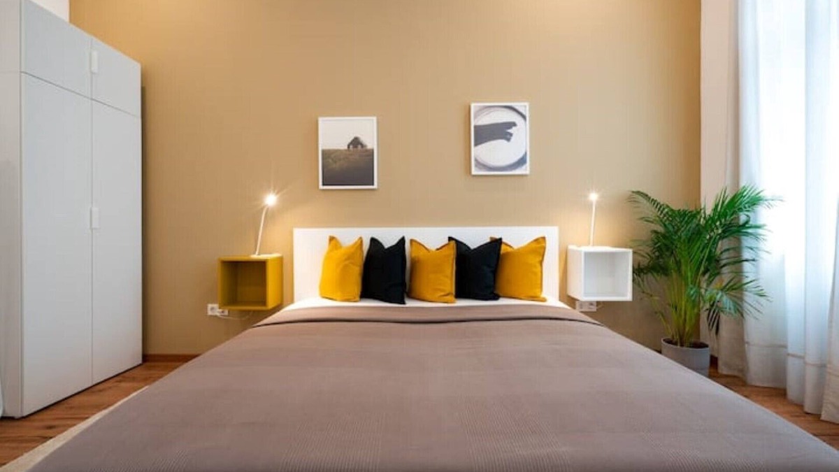 Saarbruecken Apartment | Zentrales 80-qm-city-apartment für 3 Pers