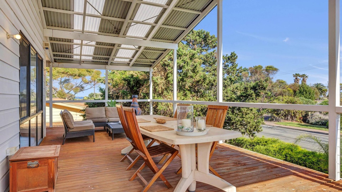 Port Willunga House | Zephyr Shores - Port Willunga - Cosy Beach Retreat just Moments from the Beach
