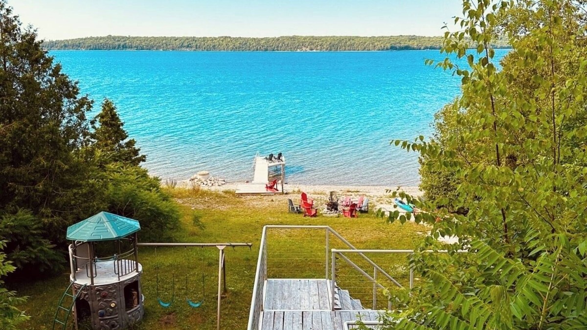 Georgian Bluffs Cottage | Zeta's Beachfront Cottage on Georgian Bay