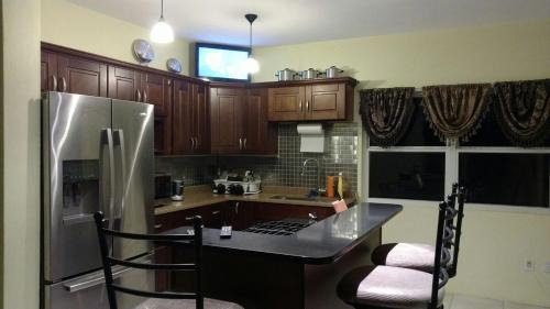 Saint John Parish Apartment | Zeus Estate Guest House 2
