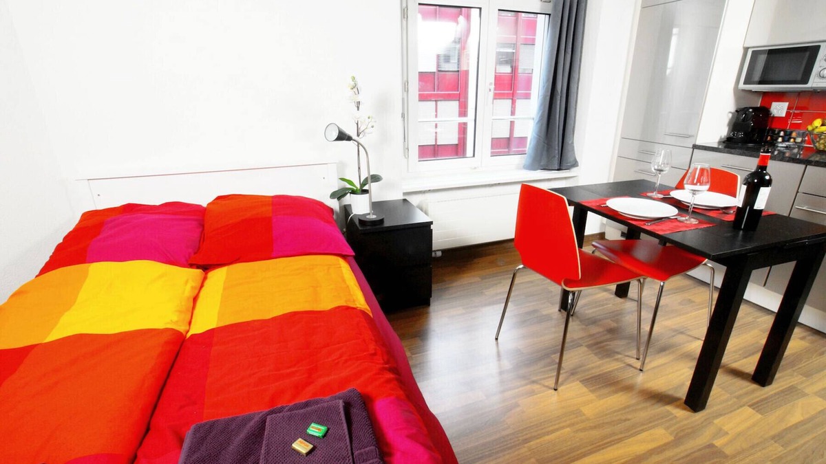 Oerlikon Apartment | ZH Cranberry l - Oerlikon HITrental Apartment