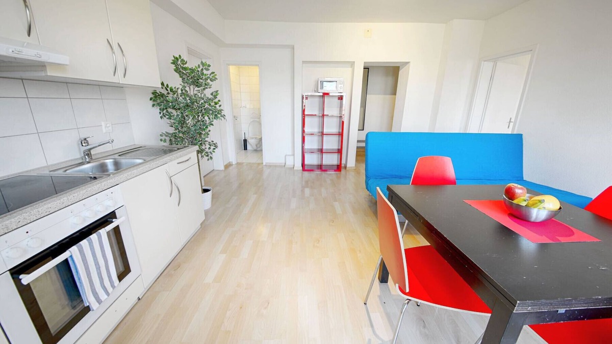 Langstrasse Apartment | ZH Kuhn - Stauffacher HITrental Apartment