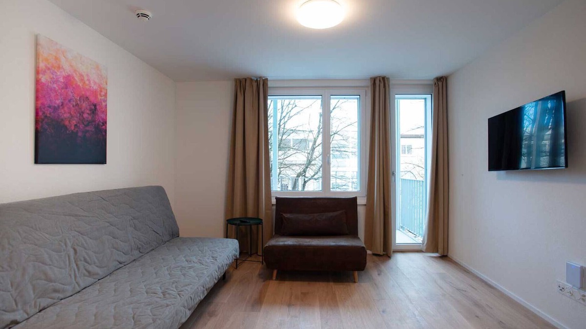 Center Apartment | ZH Pink 1 - Letzigrund HITrental Apartment