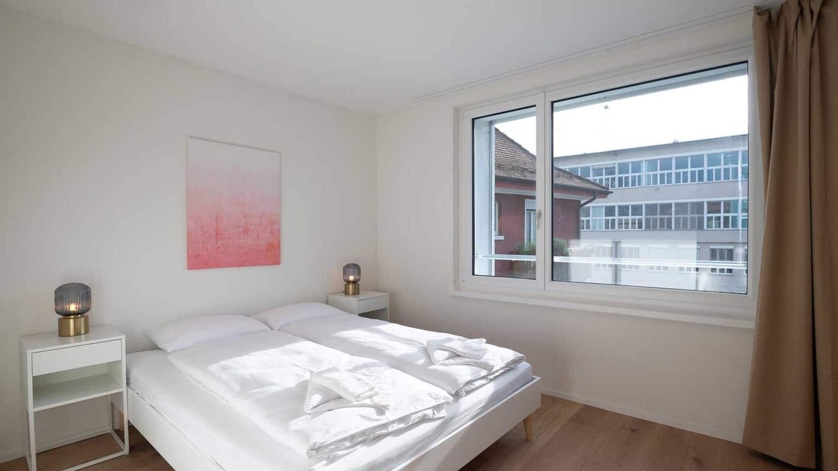 Center Apartment | ZH Pink 2 - Letzigrund HITrental Apartment
