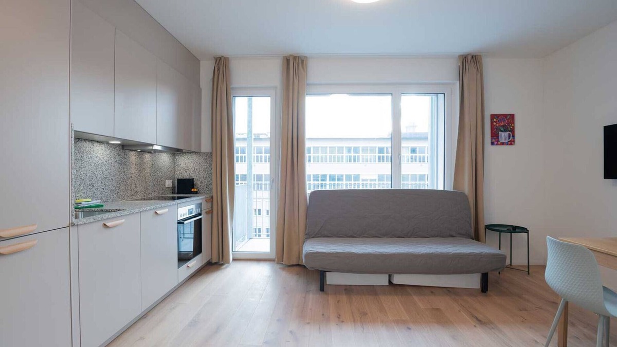 Center Apartment | ZH Red 3 - Letzigrund HITrental Apartment