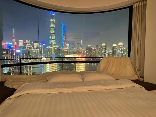 Huangpu Apartment | ZHome - HaiQi Garden - Four Bedroom Apartment on the Bund with Bund View