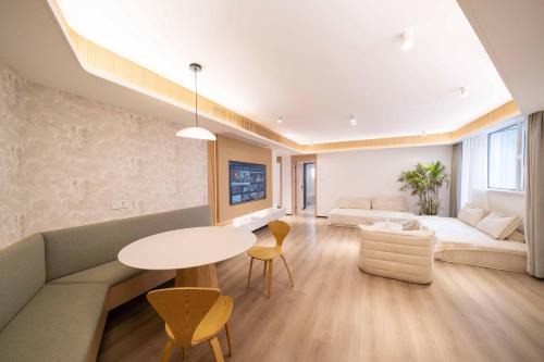 Jing'an Apartment | ZHome-Modern 3 bedrooms apartment - near NanJing Road