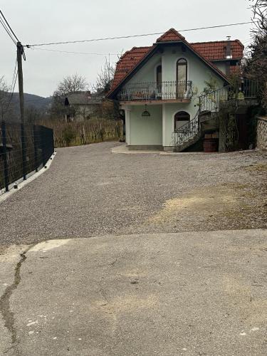 Srednje Grcevje Apartment | ZIDANICA MEDLE