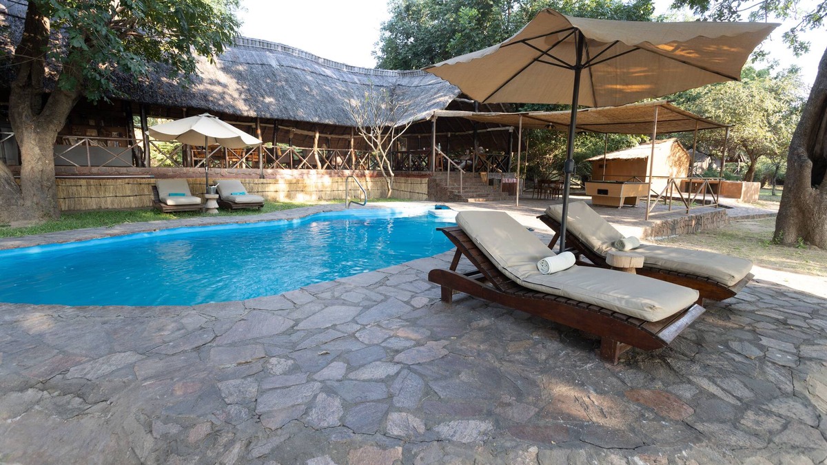 South Luangwa National Park Cabin | Zikomo Safari Lodge