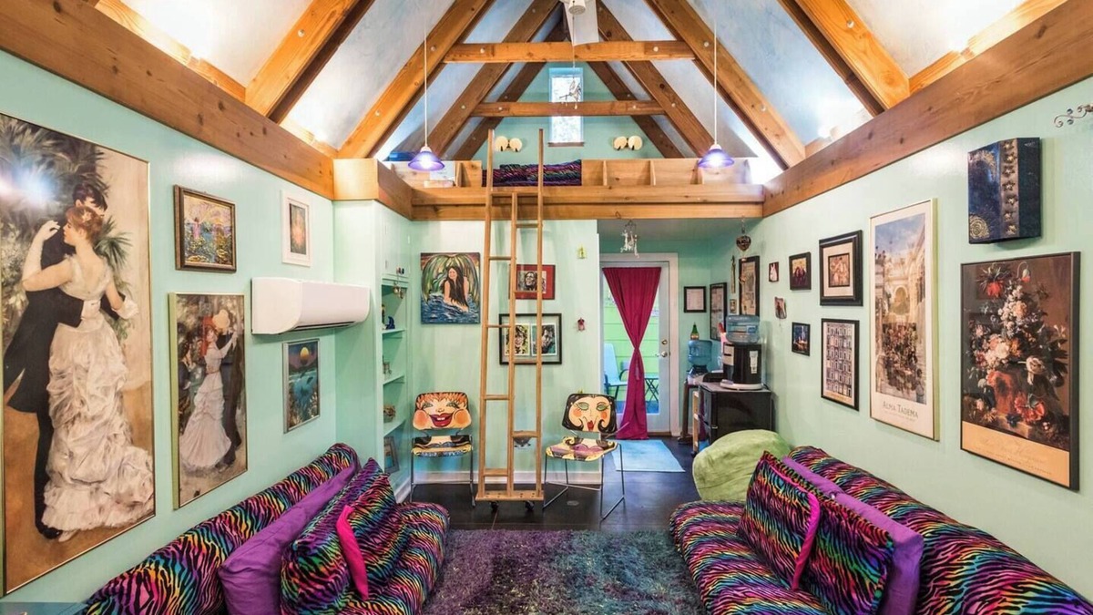 Zilker House | Zilker's Peaceful Haven-Fun, Funky, and Colorful