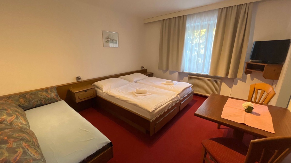 Obsteig Bed & Breakfast | Zimmer 18/3bett Ohne Balkon - Pension Alpina