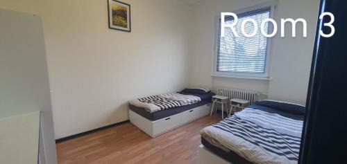 Leverkusen Apartment | Zimmer 3 von 3 mit Gemeinschaftsbad-Küche, 30min Köln Messe Bahnhof, 5min Leverkusen Bahnhof Zentrum