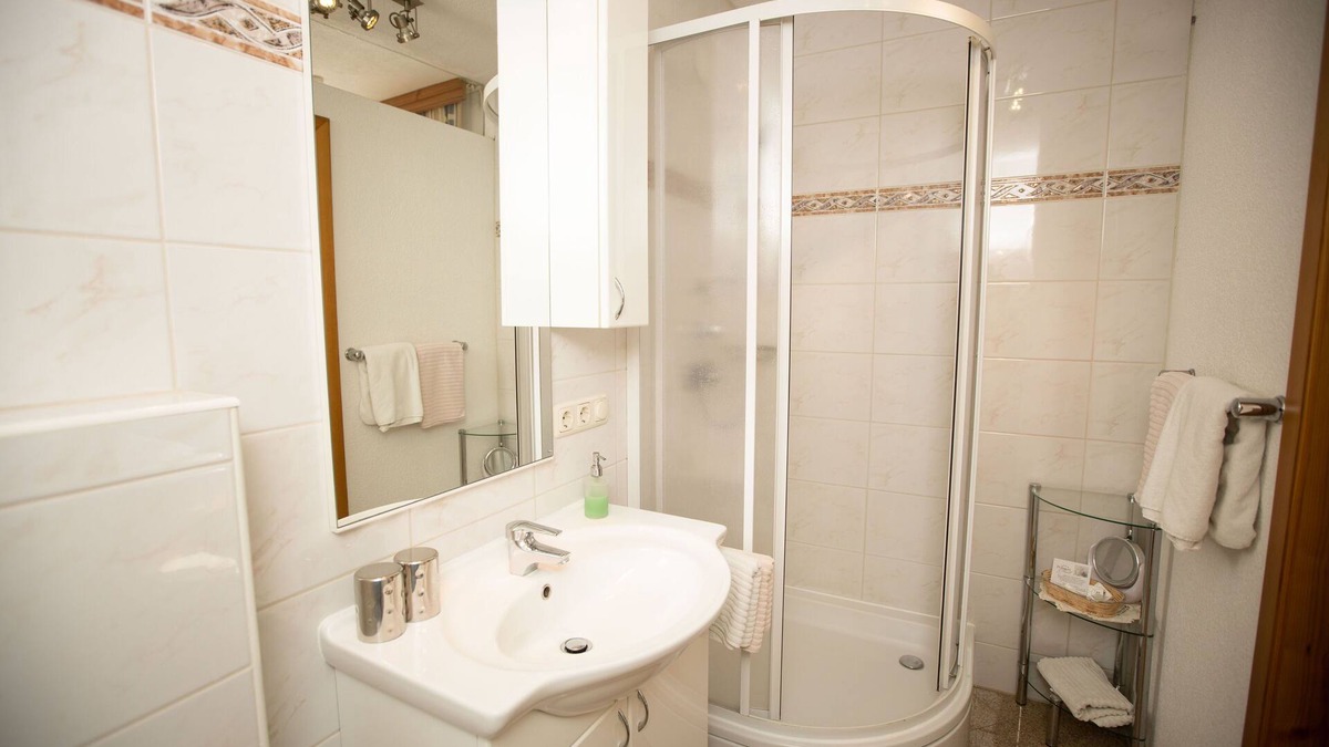 Schoerfling am Attersee Apartment | Zimmer de Luxe 2 - Pension Knoll