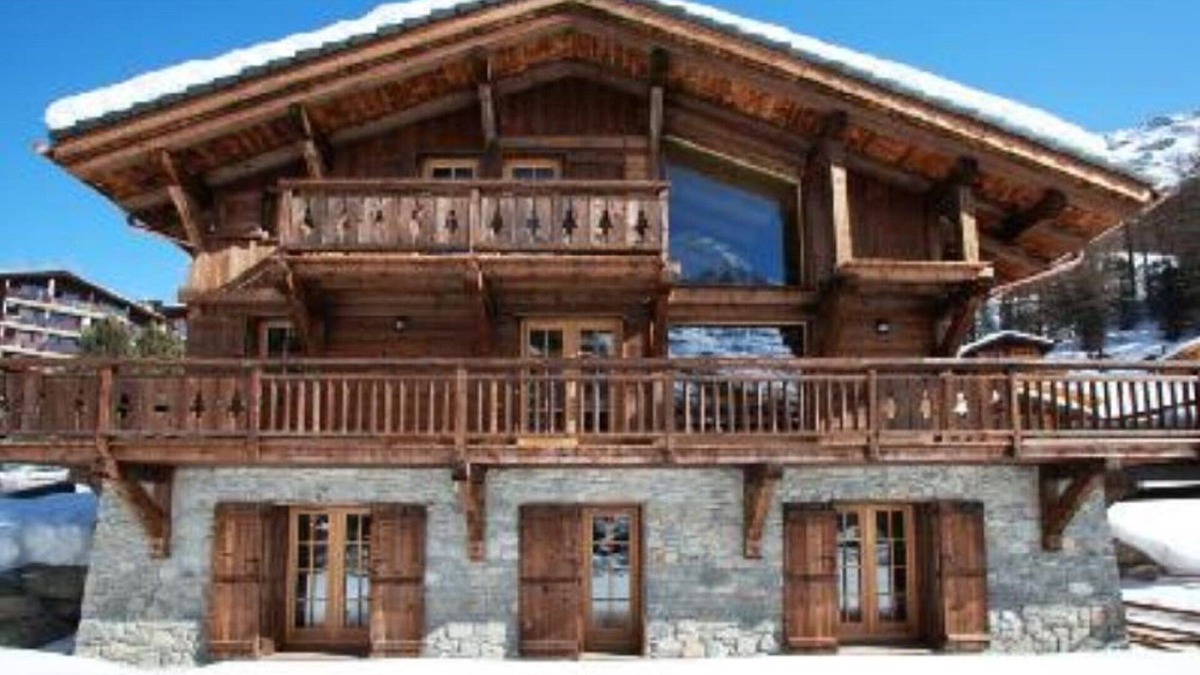 Zinal Ski Chalet | Zinal-Grimentz luxury chalet. Hot tub,sauna,log fire,sun deck,dog friendly,