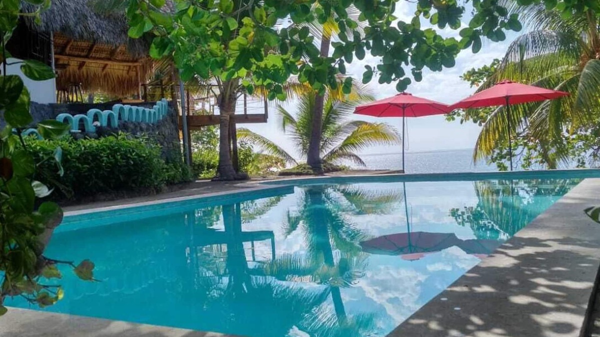 Chiltiupan House | Zonterini Beachfront Private House El Zonte