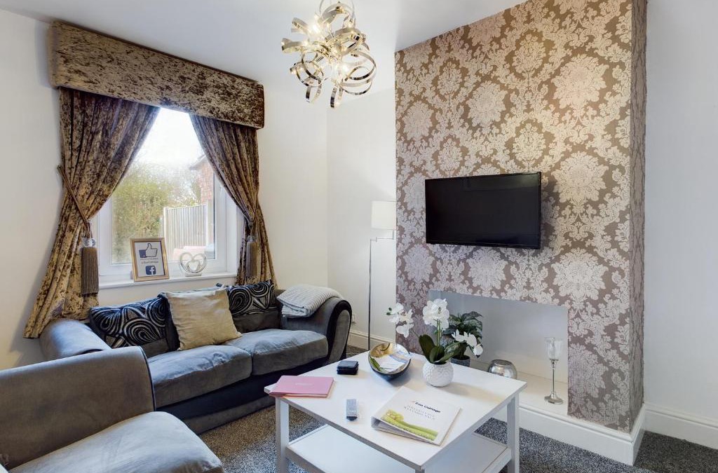 Chorlton-by-Backford House | Zoo Cottage