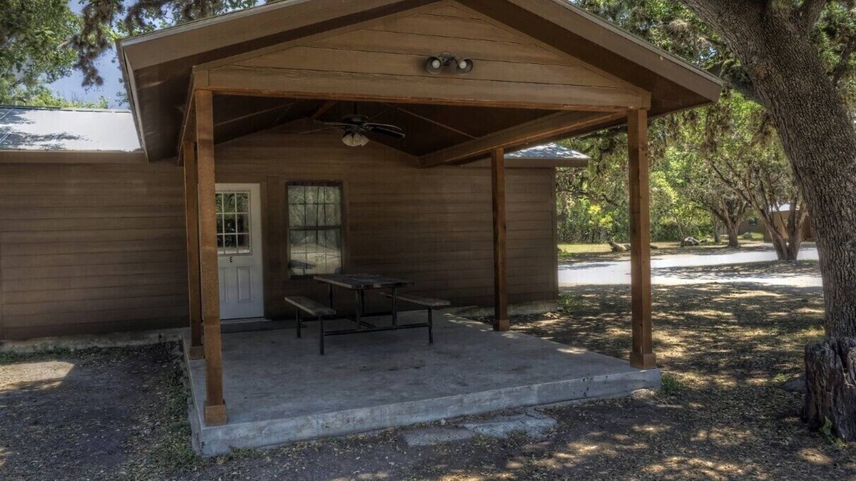 Utopia Cabin | Zubers - CA -E Cabin E