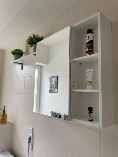 Western Ring Area Apartment | Zuhause auf Zeit Ruhige Lage Parkplatz Wifi