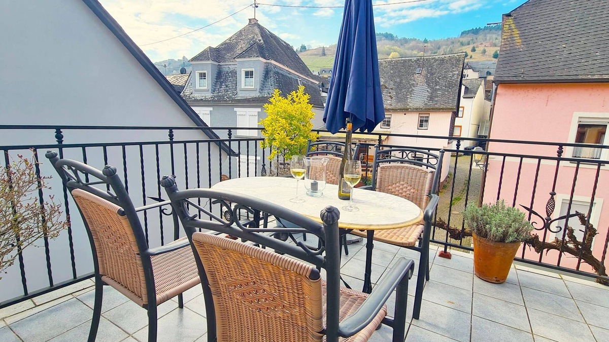 Reil Apartment | Zum Weinstock - Klimatisierte Wohnung mit Sonnenterrasse im Malerischen Weinort