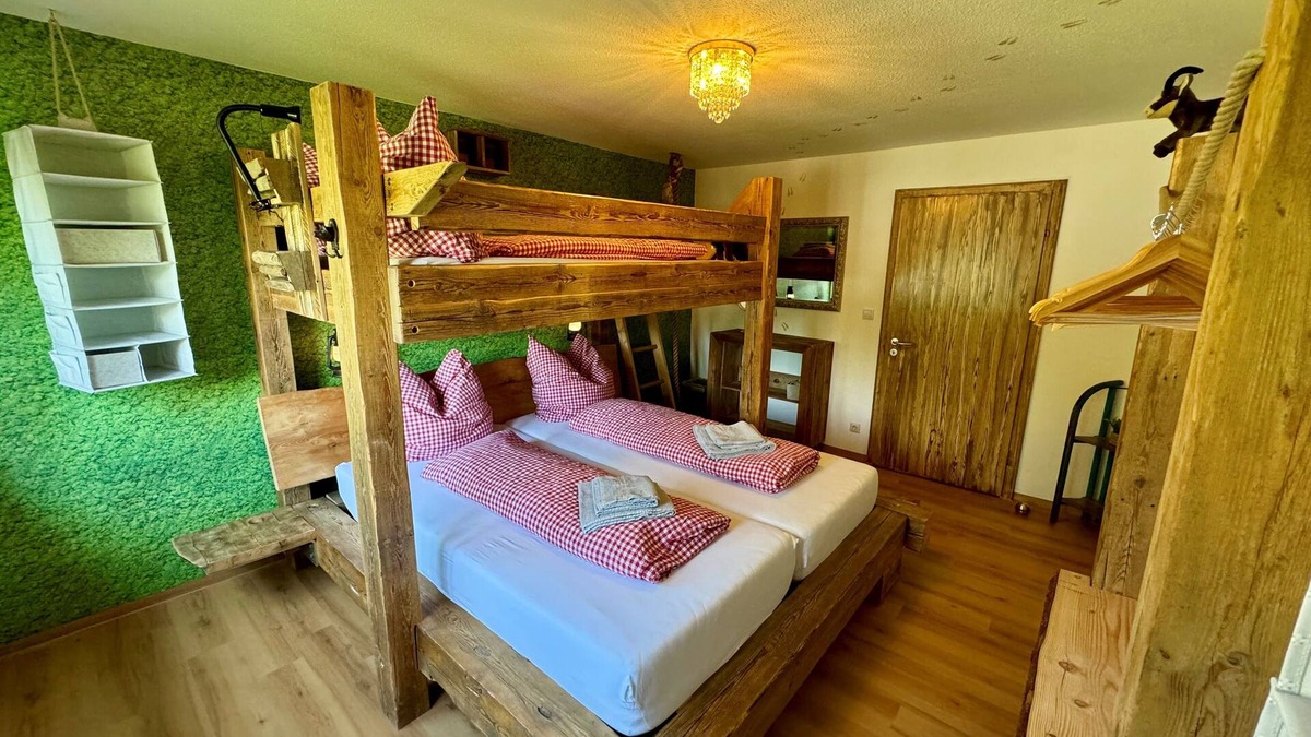 Oberstdorf Apartment | Zur Glücklichen Gams - Ferienwohnung mit Hüttenvibes in Oberstdorf für 1-8 Gäste