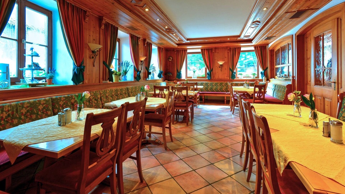 Raisting Hotel | Zur Post Gasthof