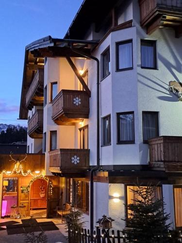 Seefeld in Tirol Cabin | Zwei Hirsche